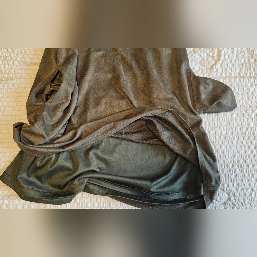 First Love - Elegant Olive Green Sleeveless Dress - Picture 6 of 8